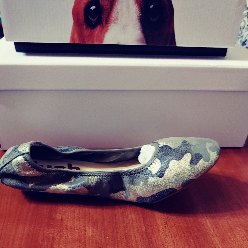 Hush Puppies Chaste Ballet Flats, 8, Camo